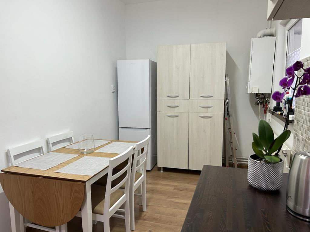 Easy Living Apartments - Old Town Брашов Екстериор снимка